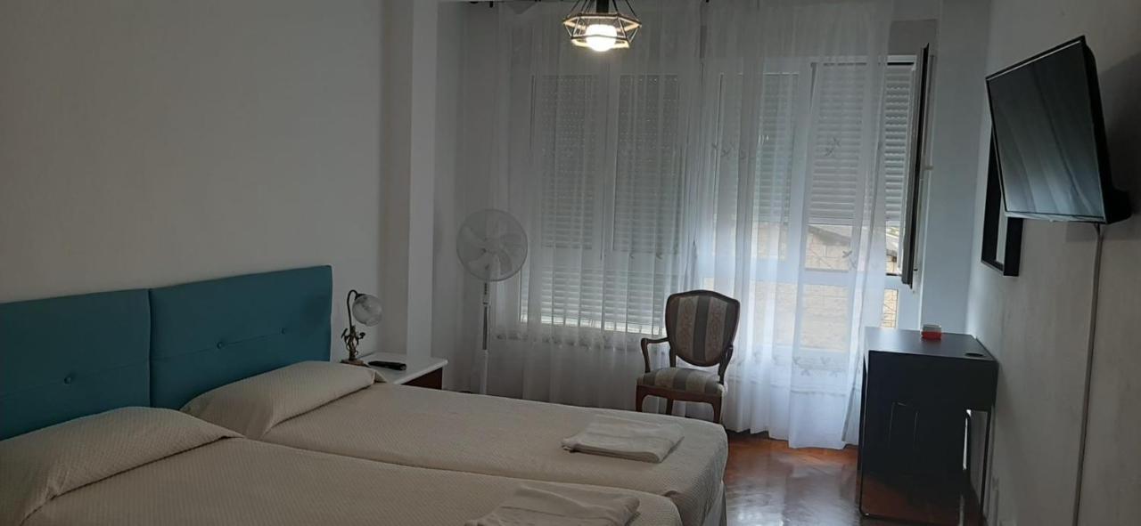 Alojamiento Casa Leon Santoña Exteriér fotografie